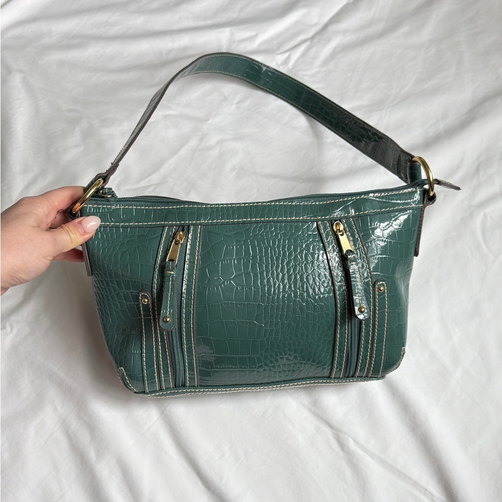 Elegant Green Crocodile-Embossed Women's Bag